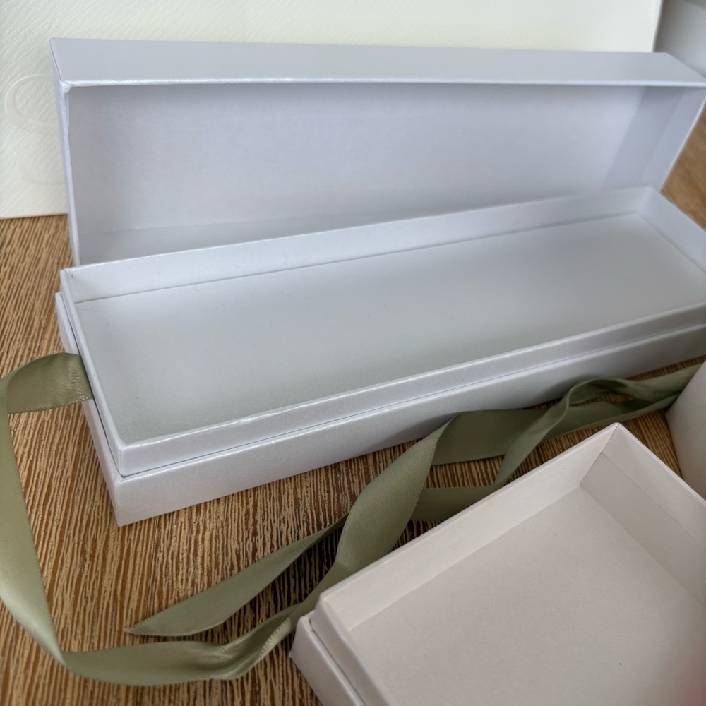 Authentic Van Cleef & Arpels Gift Boxes with Gree… - image 4